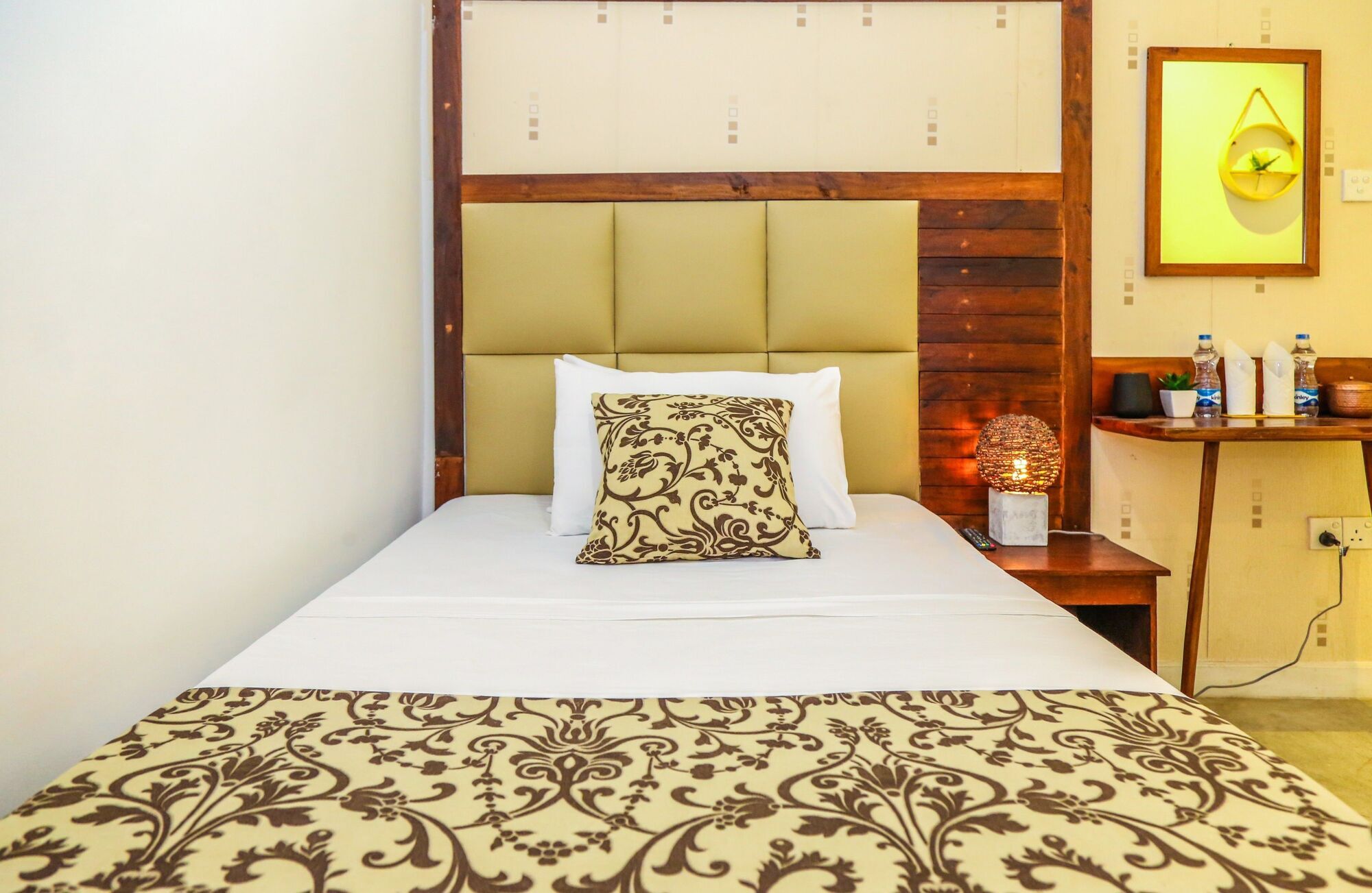 Mintaas Hotel Kandy Exterior photo